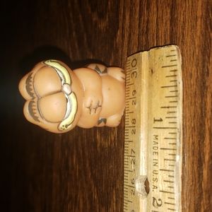 Vintage 1½" Garfield figurine. Product of Hong Kong 1981